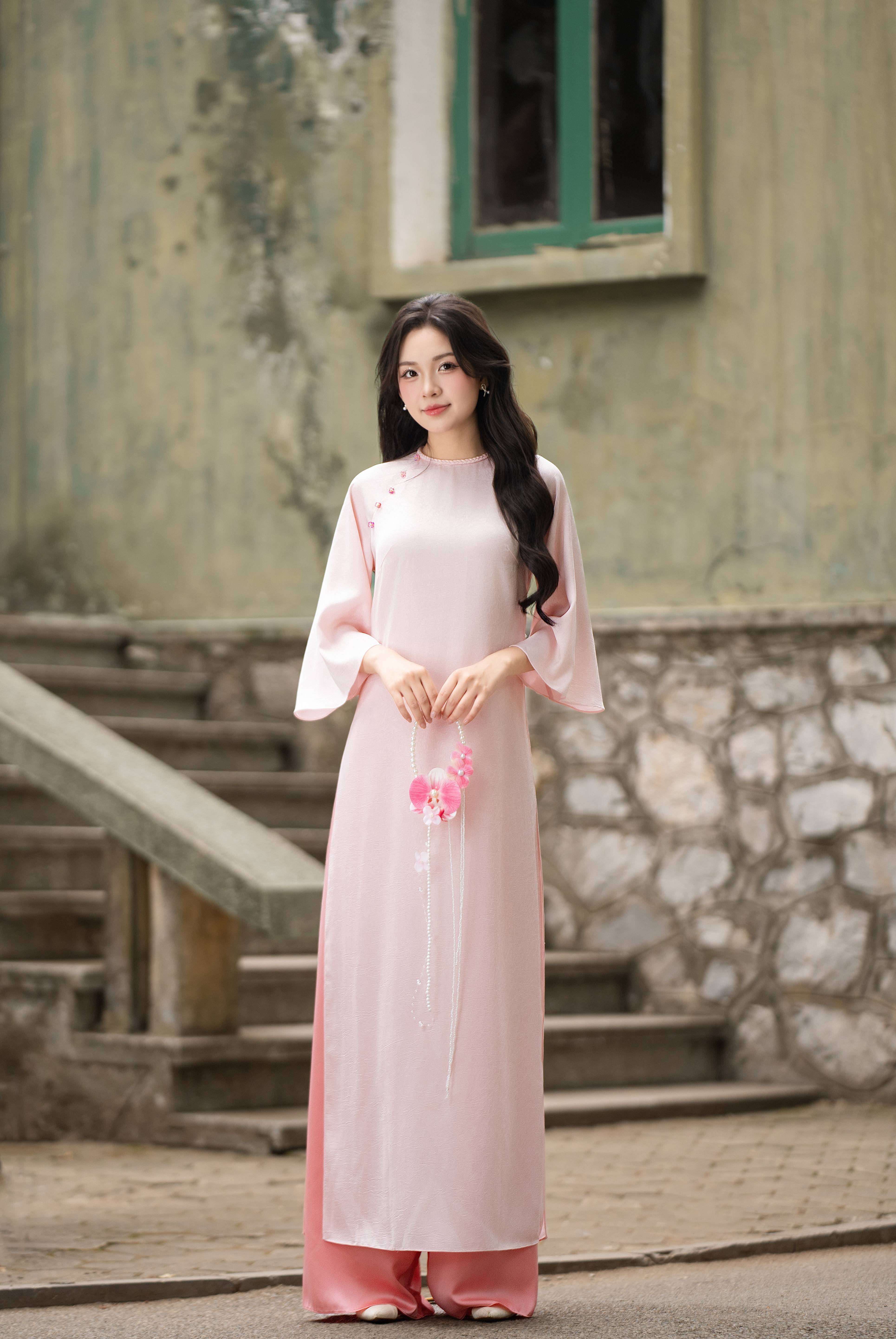Áo Dài Trơn Basic Minimalist Sang Xịn